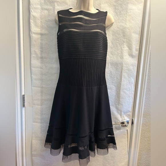 Tadashi Shoji black Illusion cocktail dress w/mesh detail & back zip Sz-M. Y10 - Picture 2 of 11